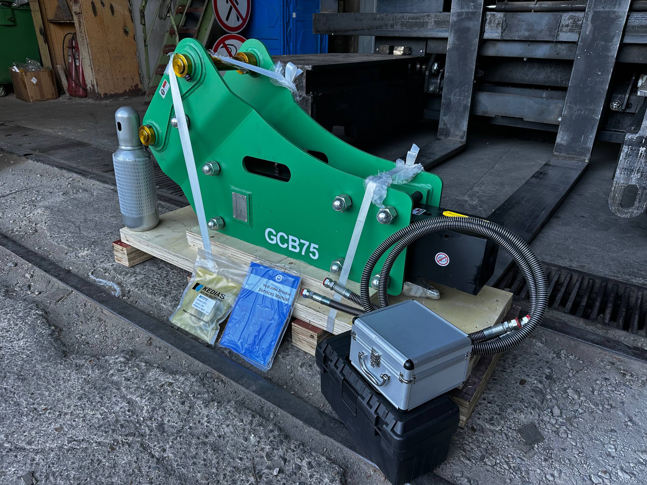 Гидромолот GCB75 с полным комплектом