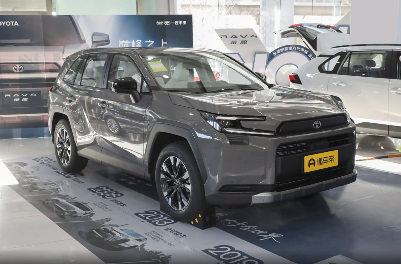 Шоурум серый