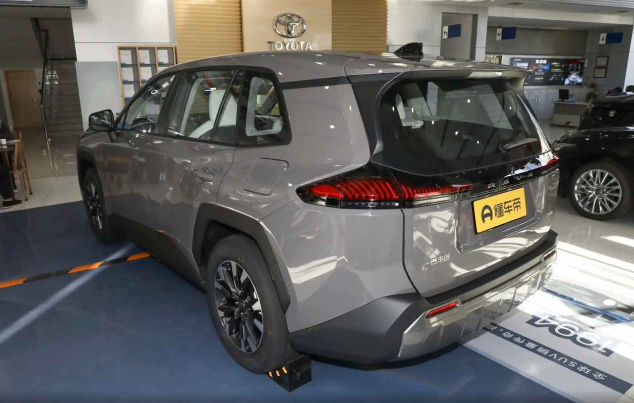 Боковой шоурум